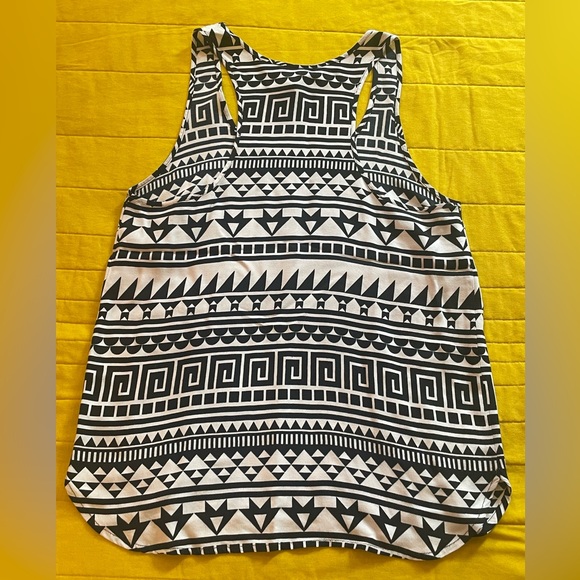 Graphic Racerback H&M Tank Top - Size 4/XS - Picture 7 of 7
